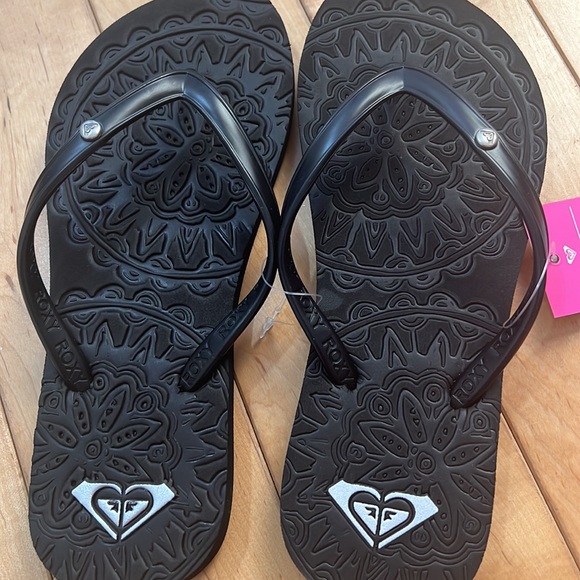 Girls Black Flip Flops - Picture 6 of 6